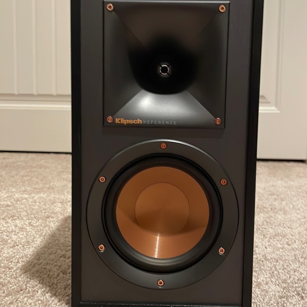 Bookshelf Klipsch speakers